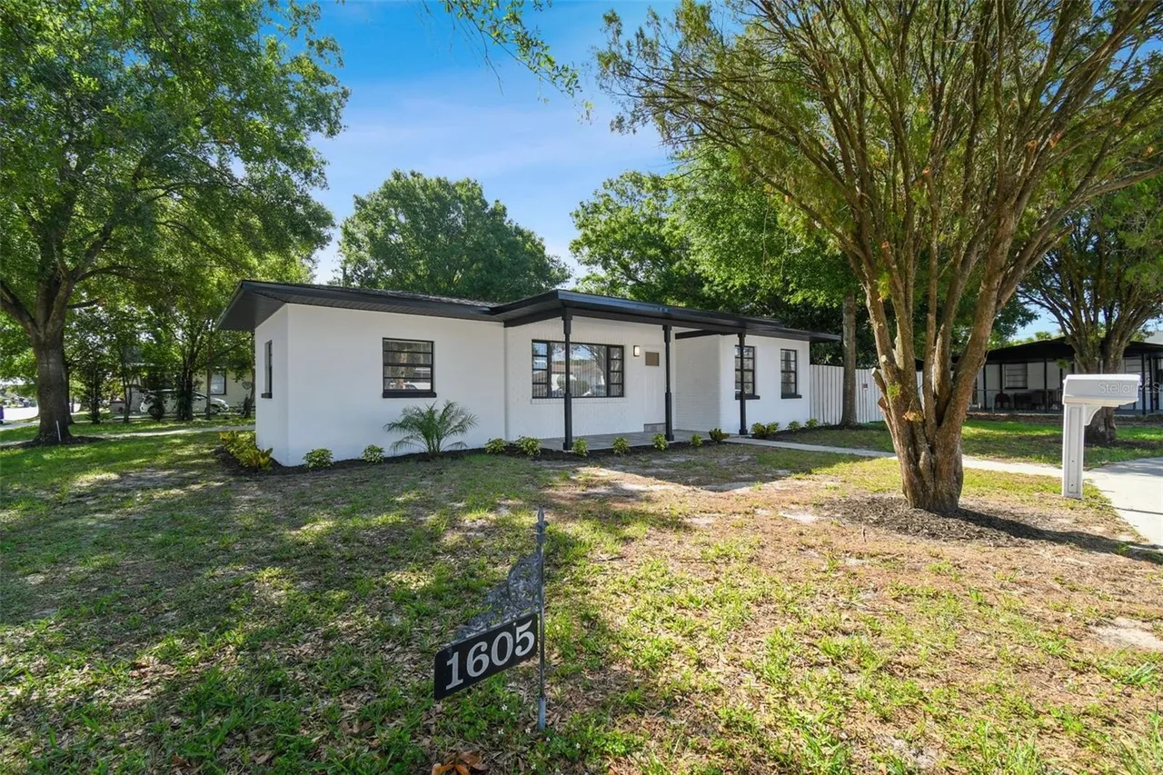 1605 North Gomez Avenue #4 - Photo 3 of 13