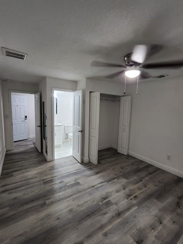 1605 North Gomez Avenue #4 - Photo 6 of 13