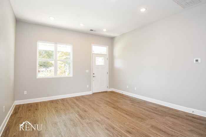5323 Lynnland Terrace - Photo 6 of 18