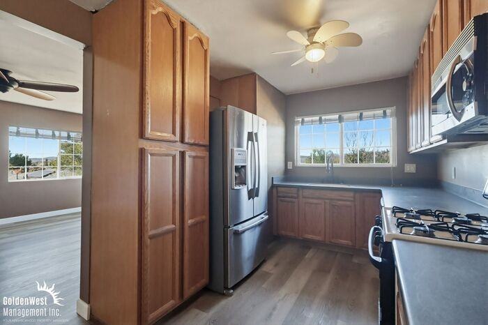 9734 Emerald Hill Ln - Photo 7 of 22