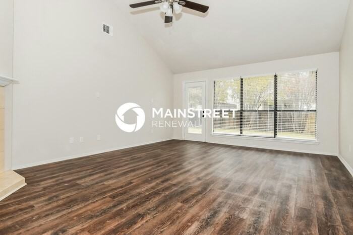 3613 Dorchester Drive - Photo 4 of 17