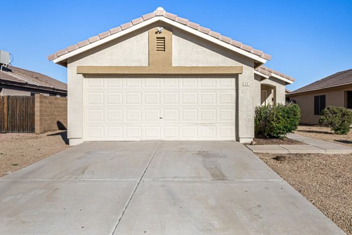 878 East Graham Lane