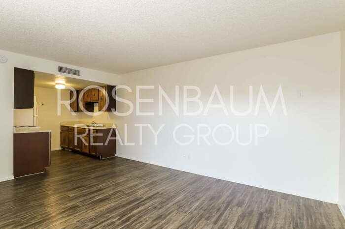 2625 N Alvernon Way #D1 - Photo 3 of 10