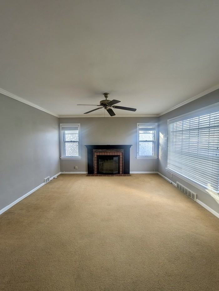 325 Brookfield Avenue - Photo 2 of 17