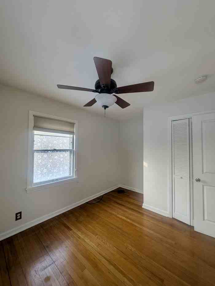 325 Brookfield Avenue - Photo 7 of 17