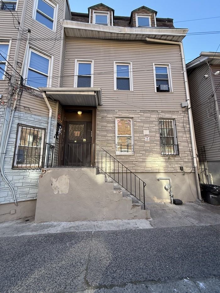 46 Essex Street #3 - Photo 2 of 23