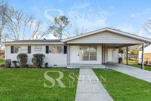 featured image of 1020 Pineview Rd