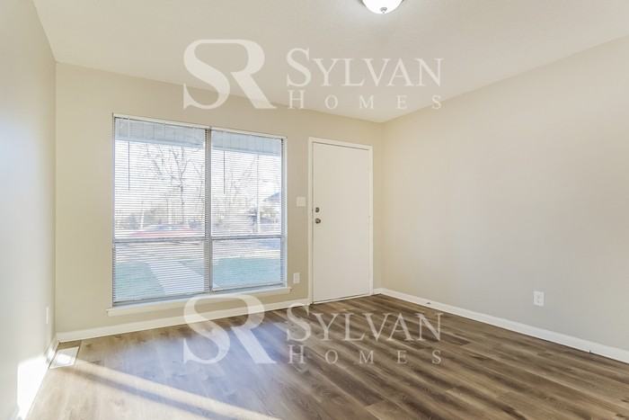 1020 Pineview Road - Photo 4 of 16