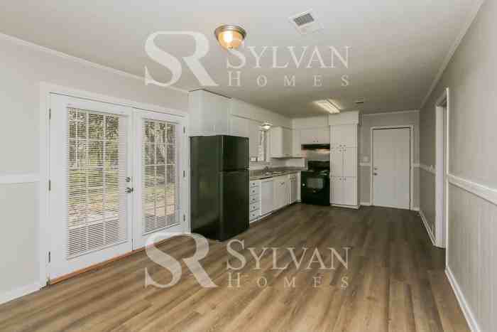 1358 Deerfield Lane - Photo 5 of 16