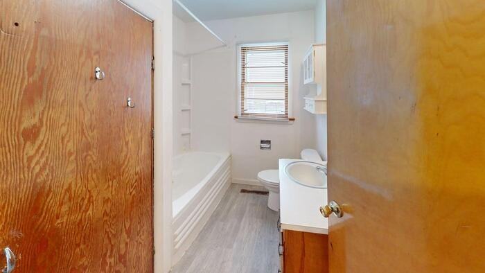 811 1st Ave Nw - Photo 4 of 13