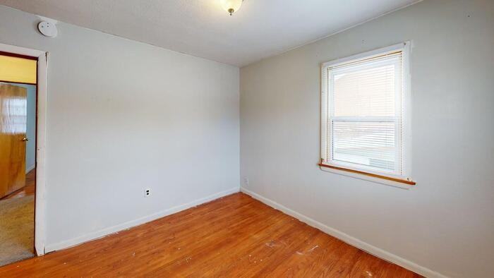 811 1st Ave Nw - Photo 5 of 13