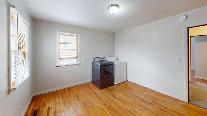 811 1st Ave Nw - Photo 6 of 13