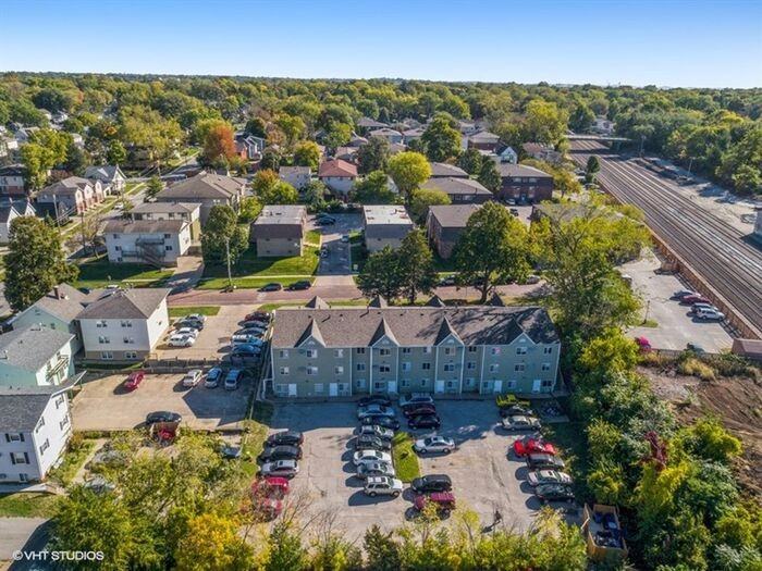 631 S Van Buren St #14 - Photo 4 of 14