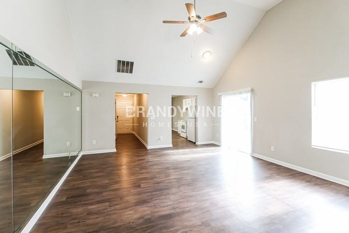 4976 Truitt Lane - Photo 4 of 23