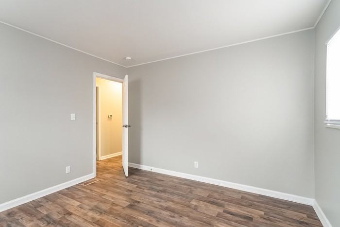 4694 Palmetto St - Photo 7 of 11