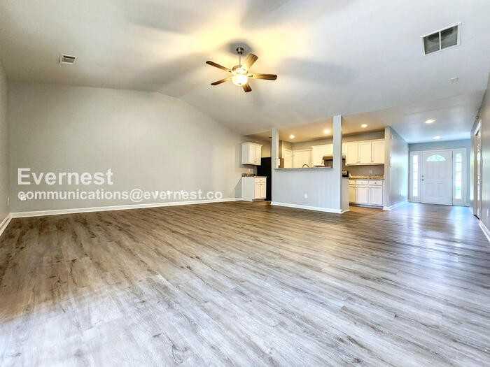 2175 Red Oak Cir - Photo 4 of 18