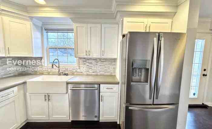 616 Eastmoor Boulevard - Photo 3 of 36