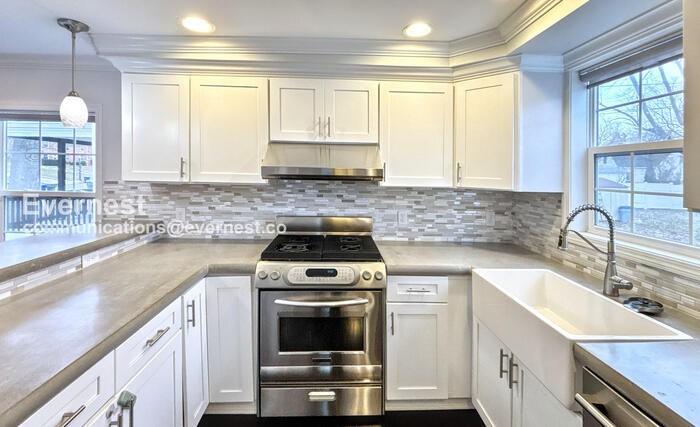 616 Eastmoor Boulevard - Photo 4 of 36