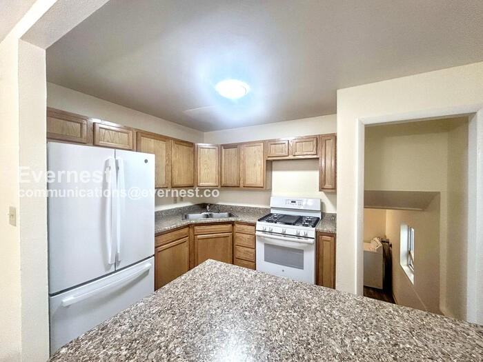 808 South Sheridan Avenue - Photo 4 of 24