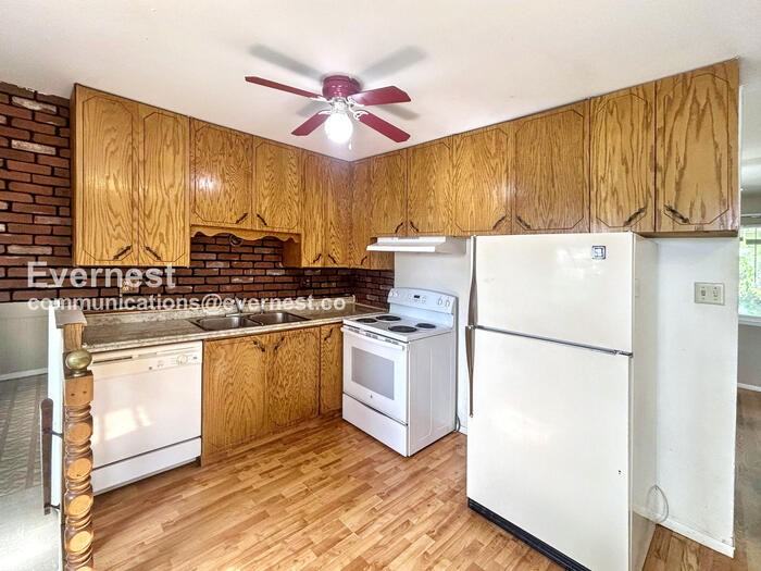 1409 Laurette Drive - Photo 4 of 24