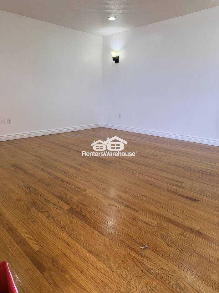 6320 Chase Street - Photo 4 of 33