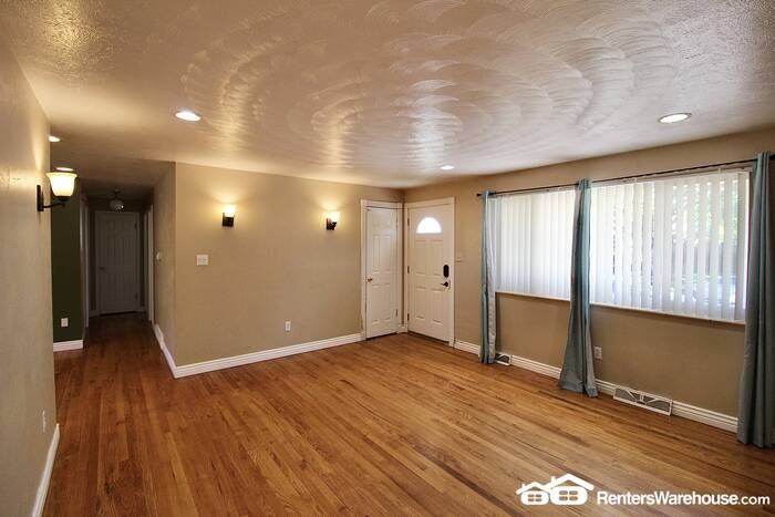 6320 Chase Street - Photo 5 of 33