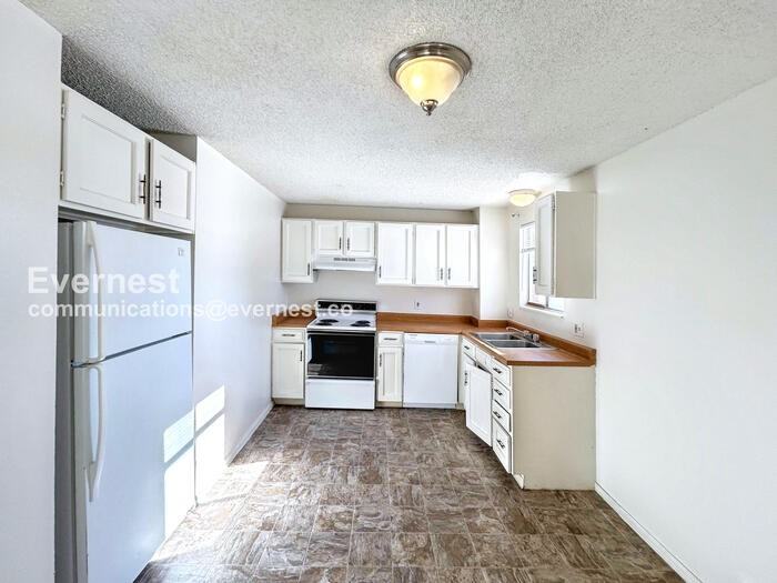 2502 King Street #B - Photo 2 of 11