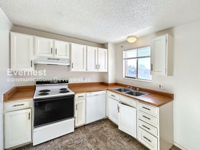 2502 King Street #B - Photo 3 of 11