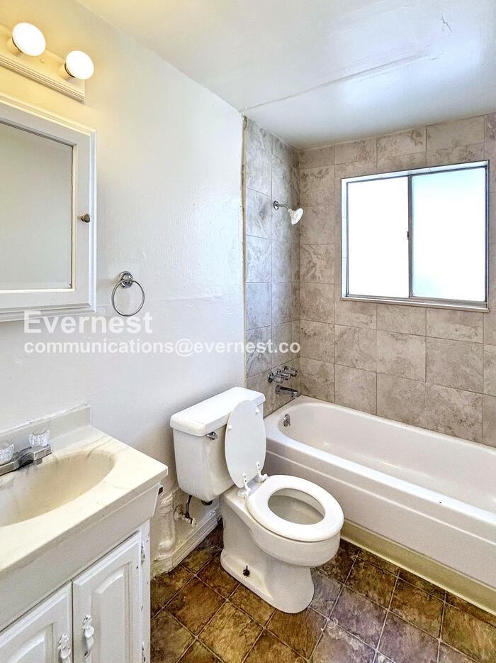 2502 King Street #B - Photo 6 of 11