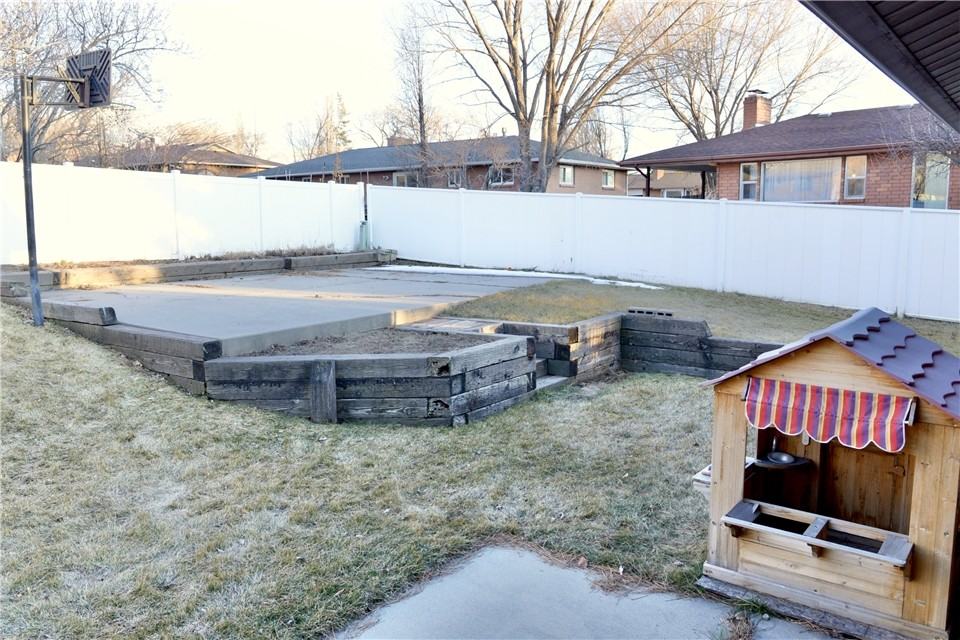 690 North 550 East - Photo 3 of 27