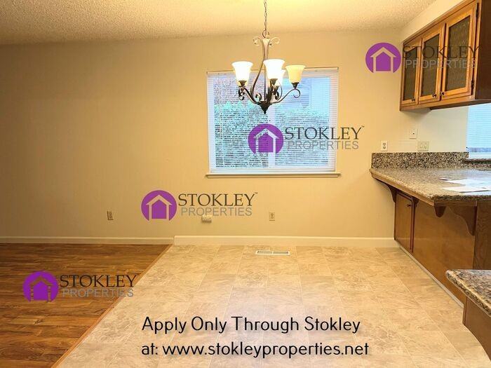 580 Heather Place - Photo 6 of 21