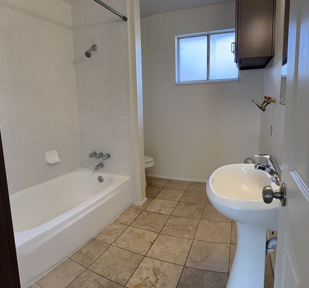 595 Boulevard - Photo 4 of 6