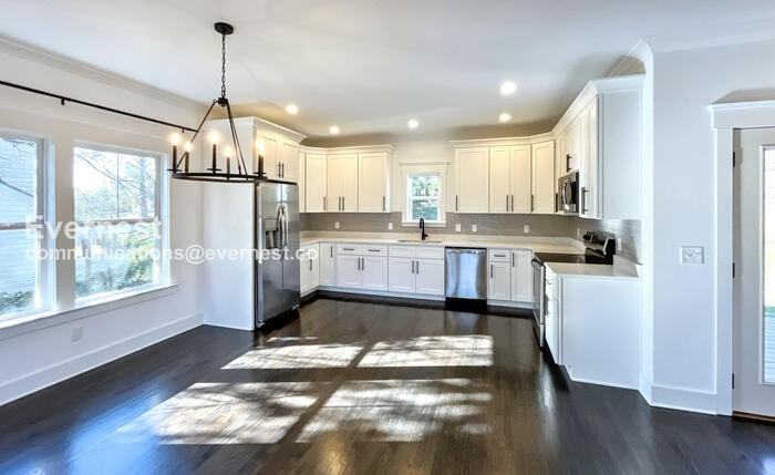 174 Lynda Cir - Photo 2 of 27