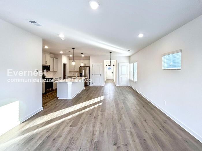 649 Whitetail Ct - Photo 4 of 27