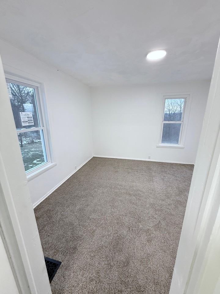 537 Mccully Street #1 - Photo 4 of 15