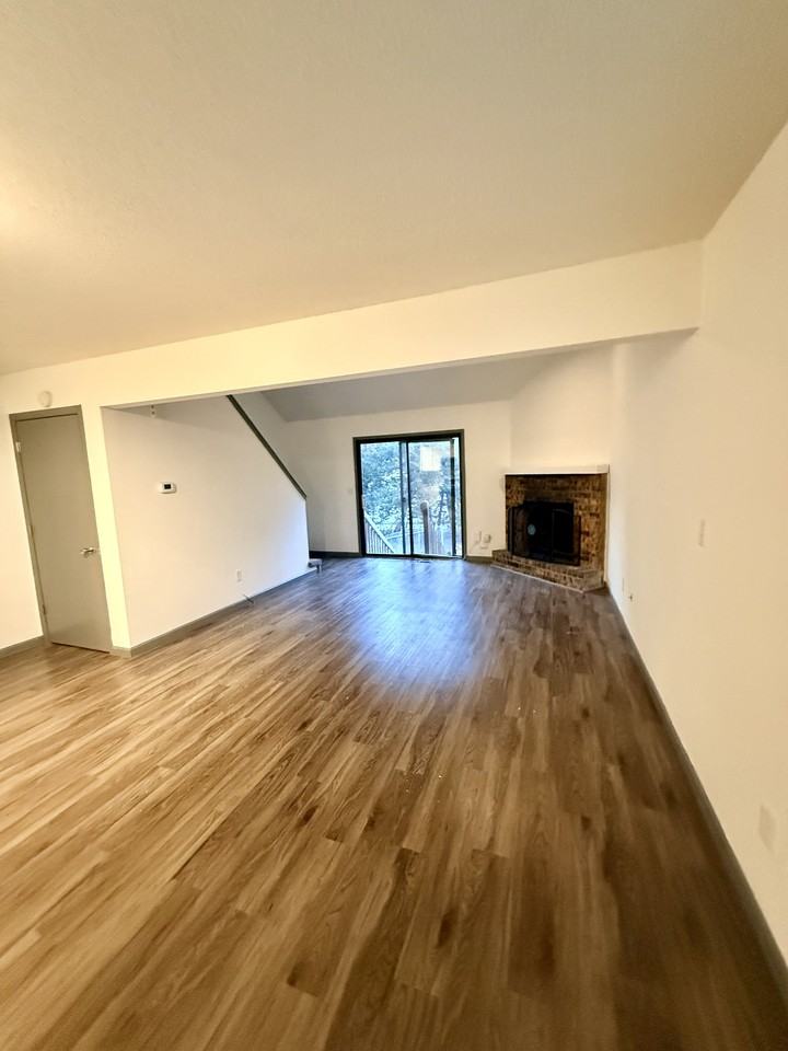 209 Northeast Timbercreek Drive #1