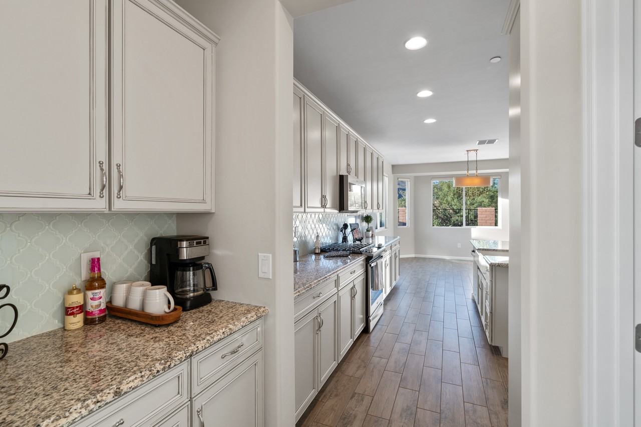 14224 N Silverleaf Ln #1 - Photo 2 of 27