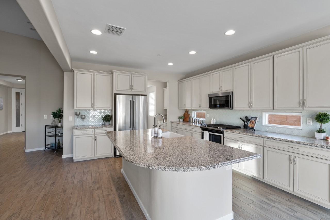 14224 N Silverleaf Ln #1 - Photo 4 of 27