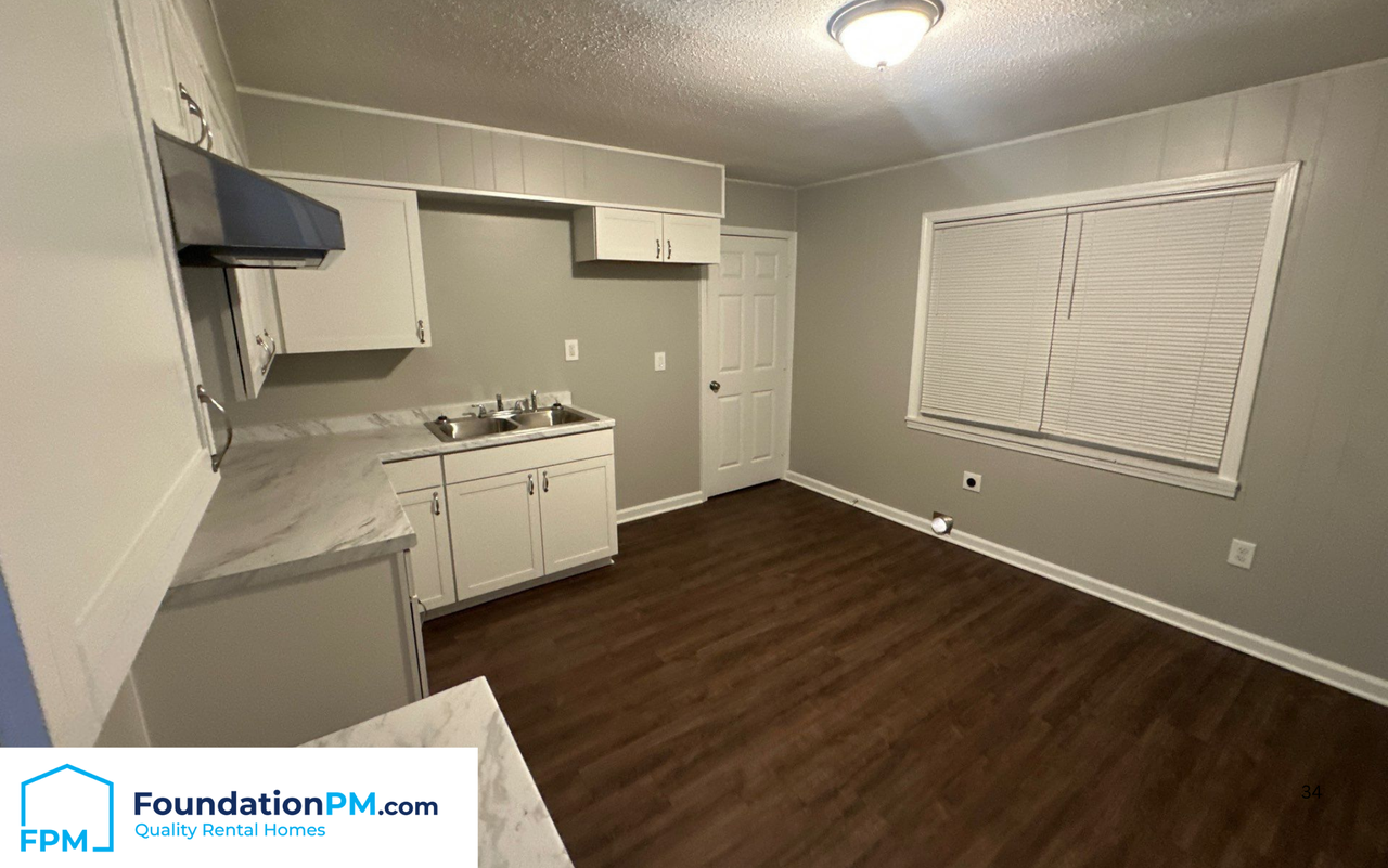 51 W Byfield Dr #1 - Photo 3 of 19