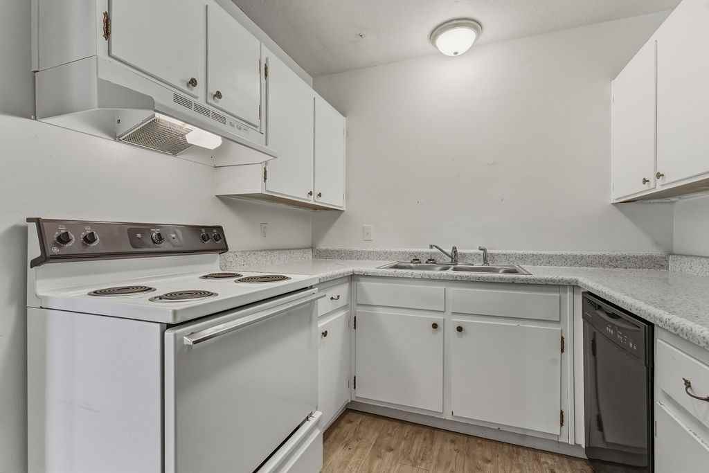 413 East 7th Avenue #1 - Photo 6 of 15