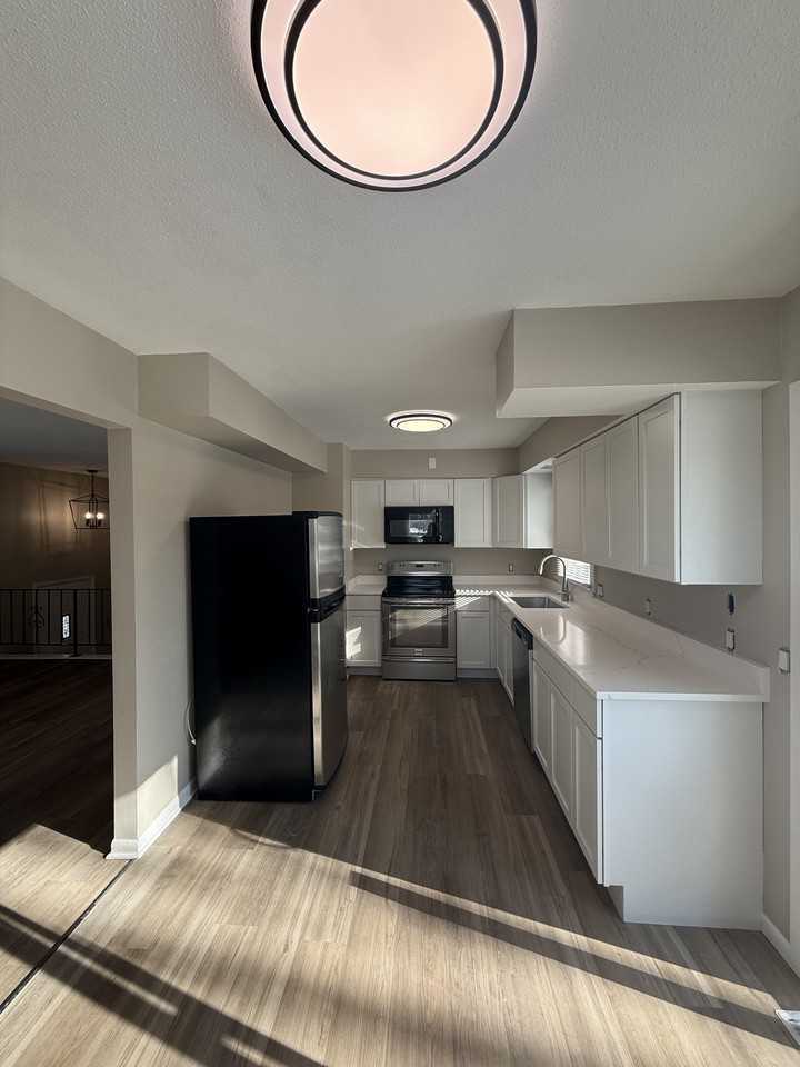 1001 Caroline Ter #1 - Photo 2 of 23