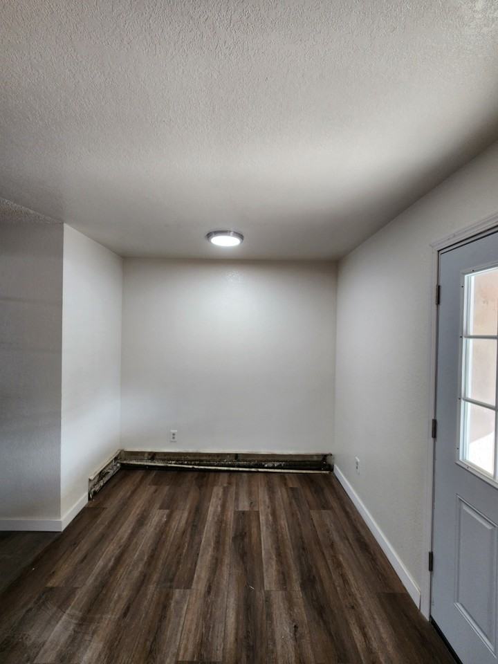 3247 1/2 White Ave #4 - Photo 2 of 10