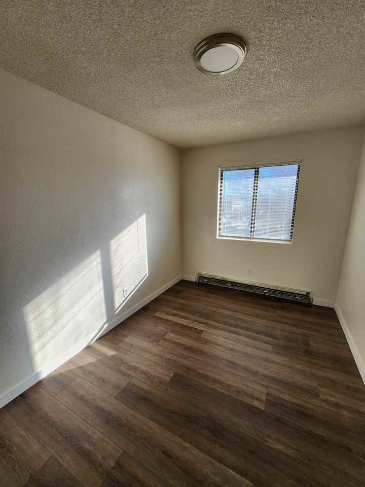 3247 1/2 White Ave #4 - Photo 4 of 10