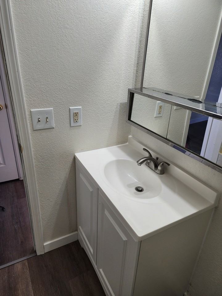 3247 1/2 White Ave #4 - Photo 7 of 10