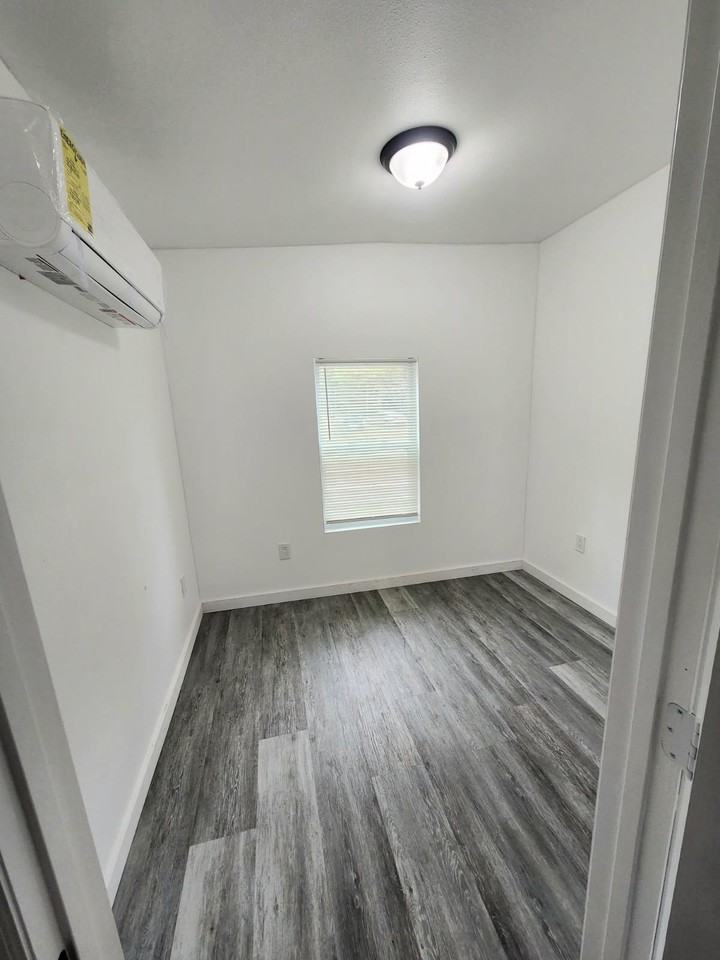 1546 Moonflower St #1 - Photo 5 of 19