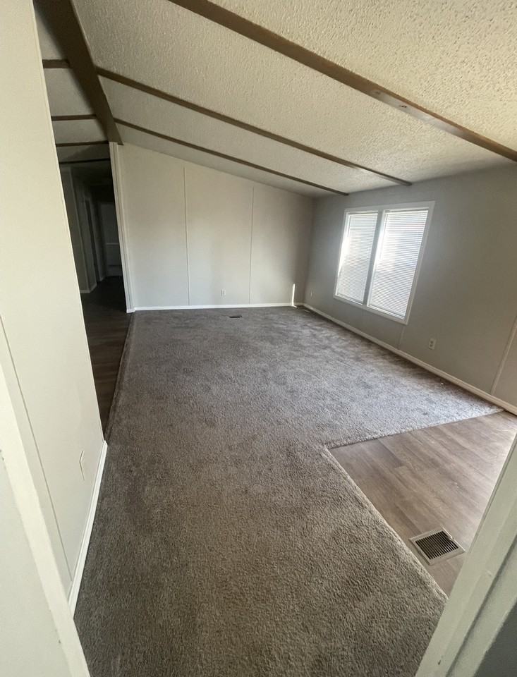 916 North Martin Luther King Jr Boulevard #4 - Photo 3 of 12