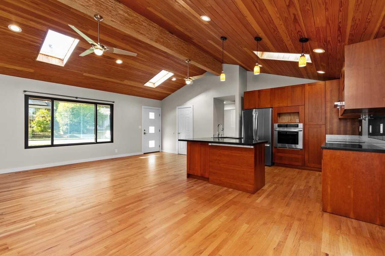 7910 133rd Avenue Northeast #1 - Photo 2 of 20