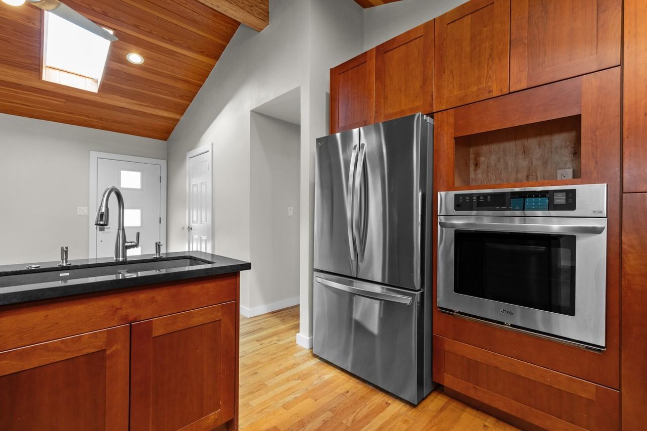 7910 133rd Avenue Northeast #1 - Photo 3 of 20