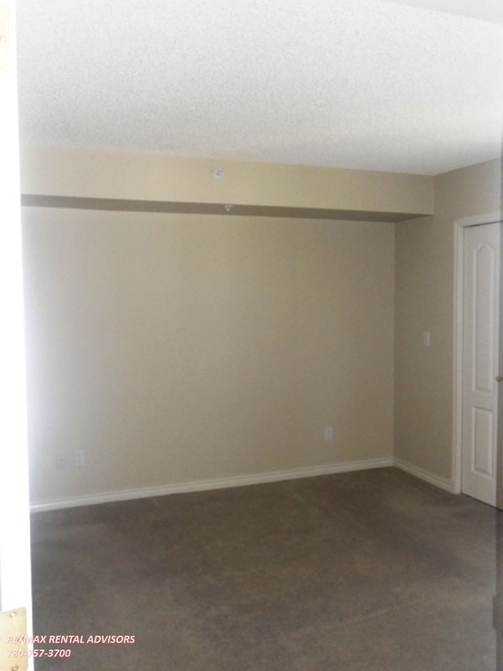 10909 103 Avenue NW - Photo 5 of 7