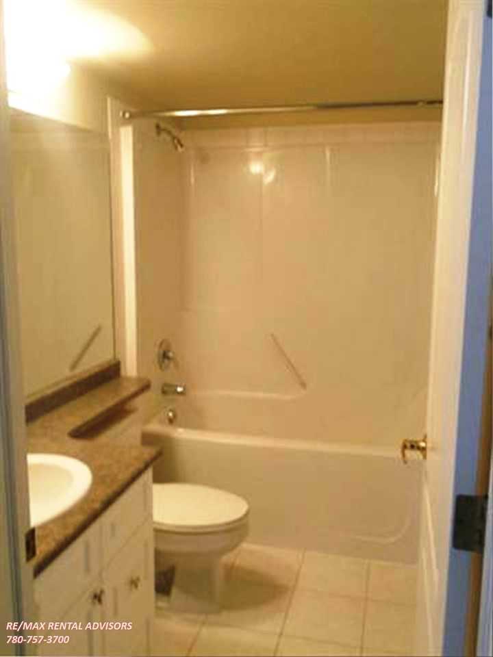 10909 103 Avenue NW - Photo 7 of 7